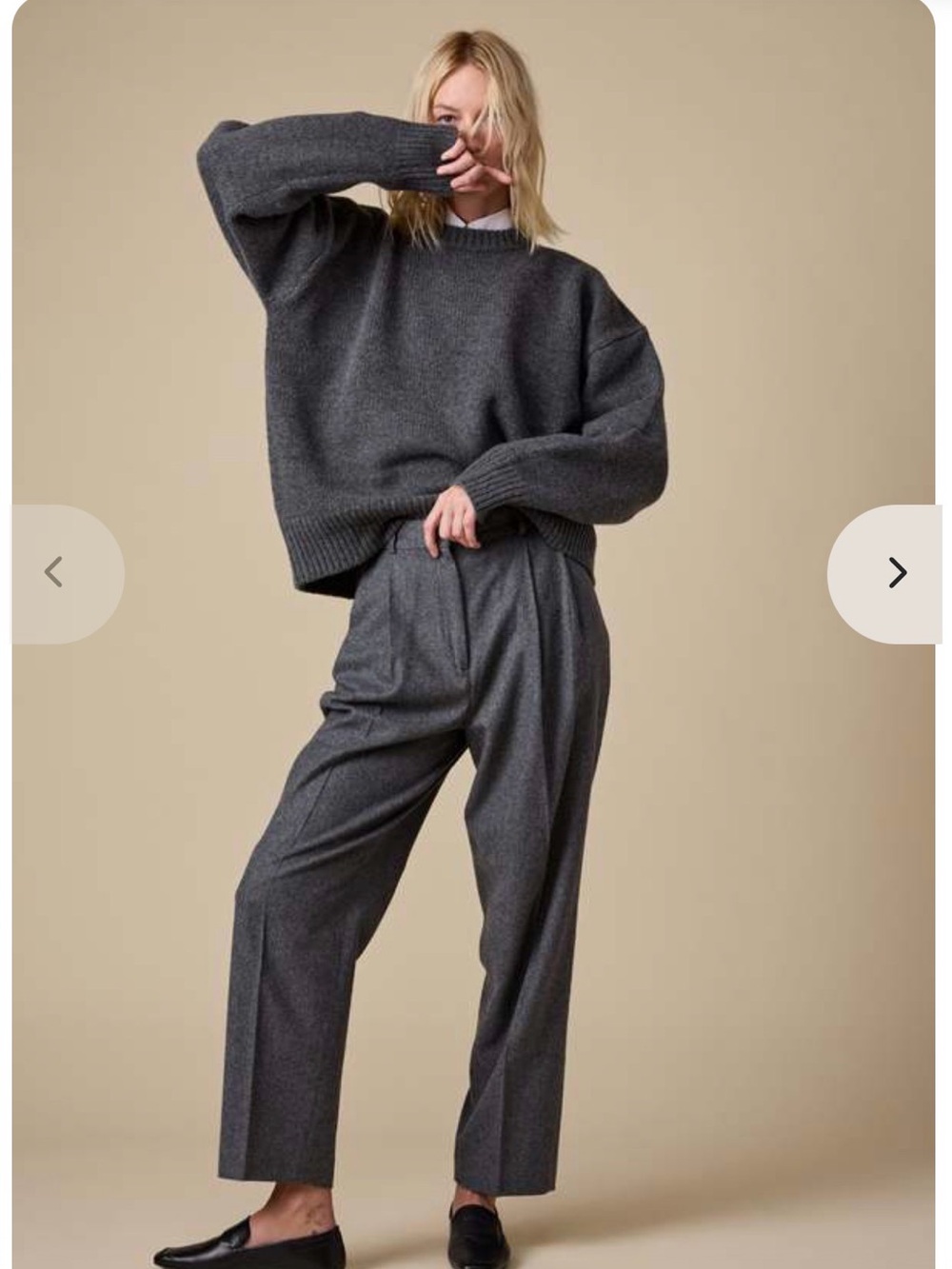 NWT SOLD OUT NYC cashmere signature crew in charcoal size small